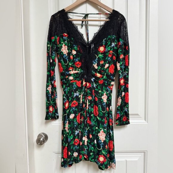 By Anthropologie Lacy V-Neck Mini Dress in Black Floral. Size 4 - Picture 2 of 9